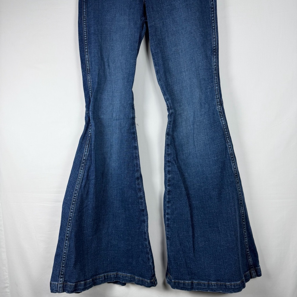 Wrangler Womens Retro Trumpet Flare Jeans 26x34 High Rise Bell Bottom 75th Anniv - Picture 2 of 16